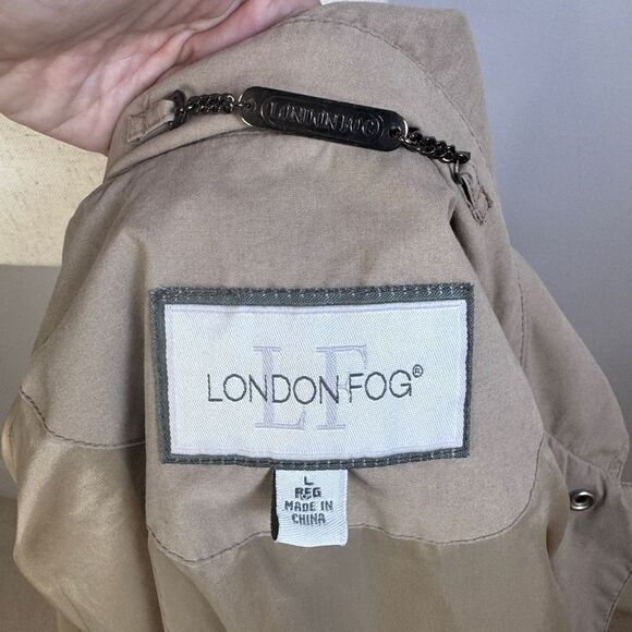 London Fog Classic Trench Coat Camel / Beige Color in Size Large - Picture 10 of 10